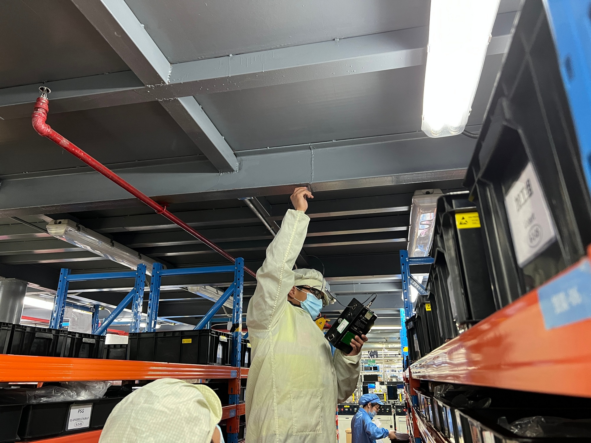 ​设备超重压垮楼板？专业房屋安全鉴定机构为您化解承重危机！